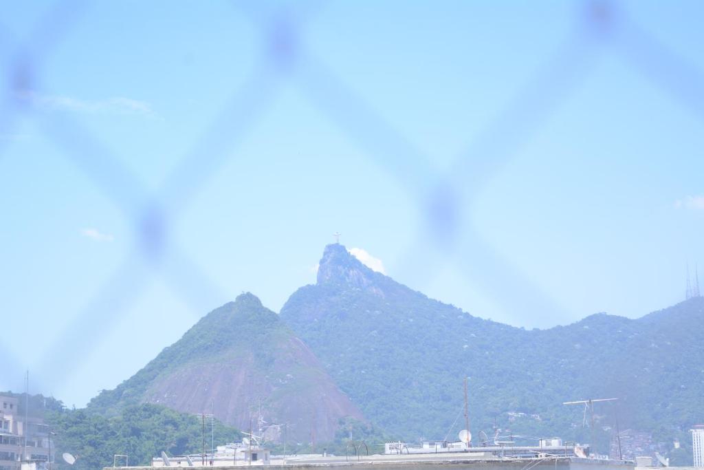 Uma vista da montanha tirada do apartamento 