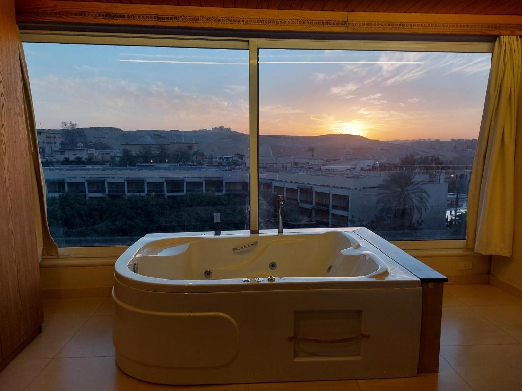 DouDou Pyramids View Hotel - 9