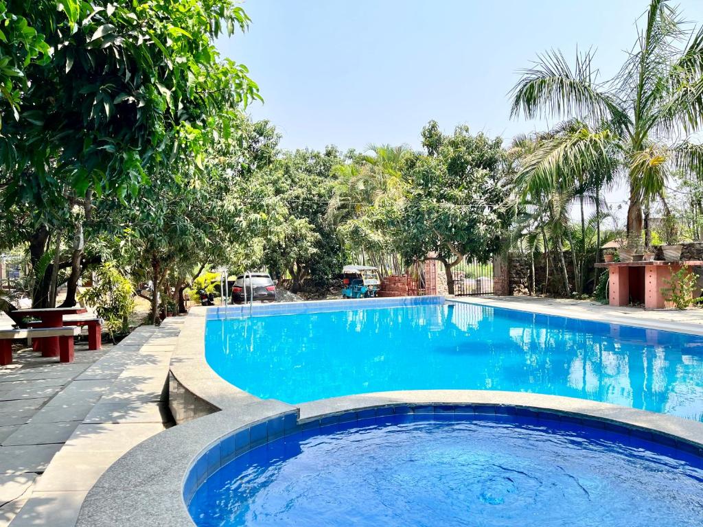 Bazén v ubytování Rangamati Garden Resort nebo v jeho okolí