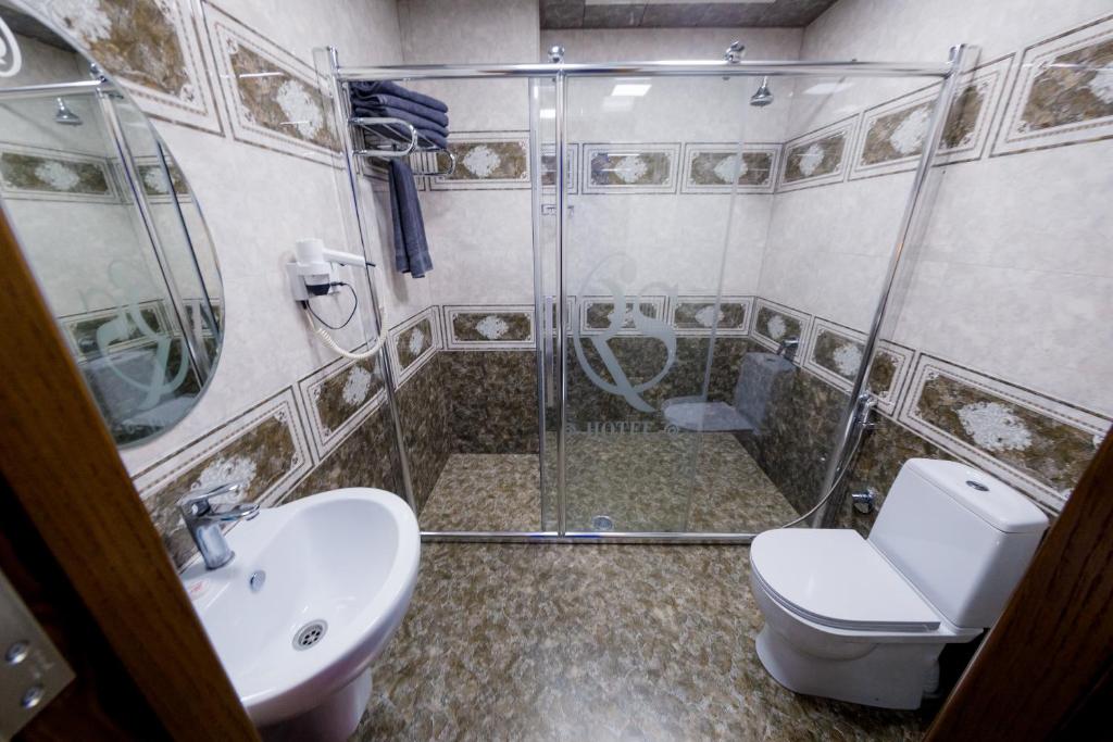 Koupelna v ubytování Royal Sapphire Hotel