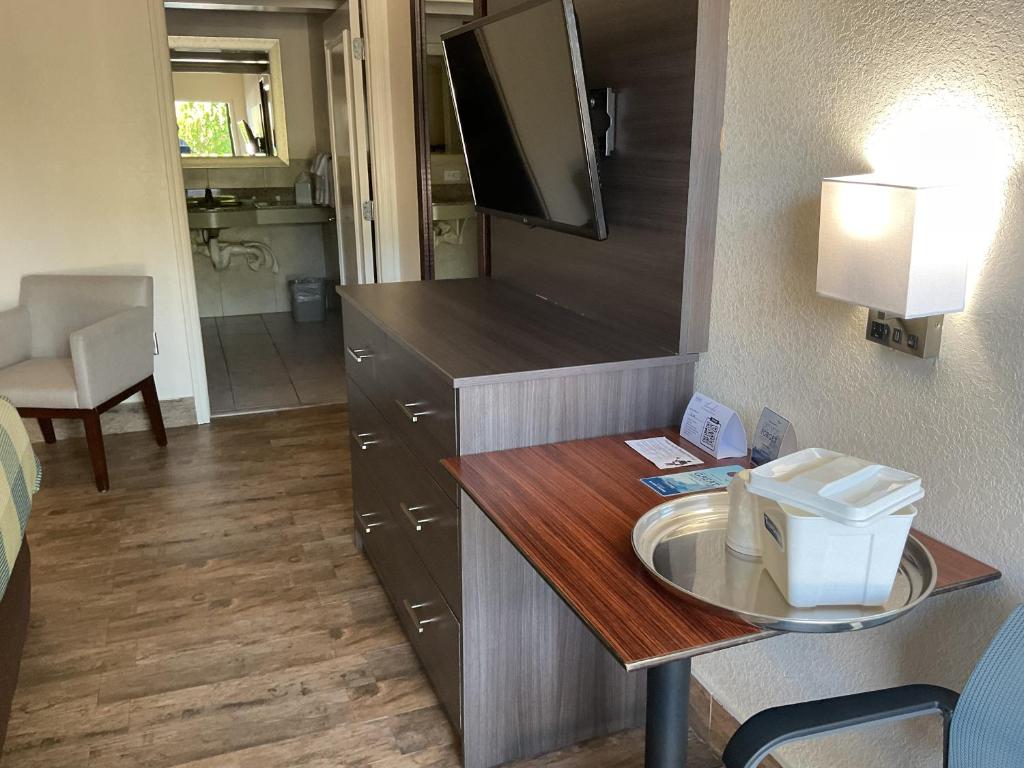Travelodge by Wyndham Florida City/Homestead/Everglades photo