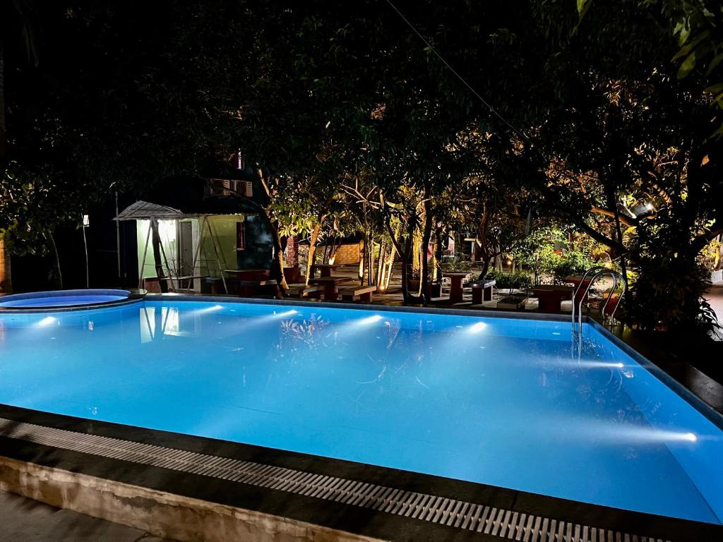 Bazén v ubytování Rangamati Garden Resort nebo v jeho okolí
