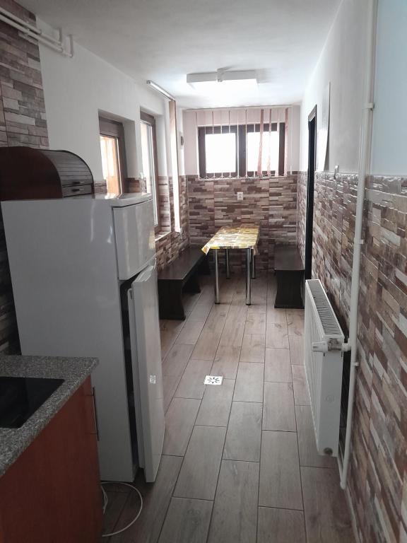 Köök või kööginurk majutusasutuses Apartamente Ambrus E Studio 21 Praid