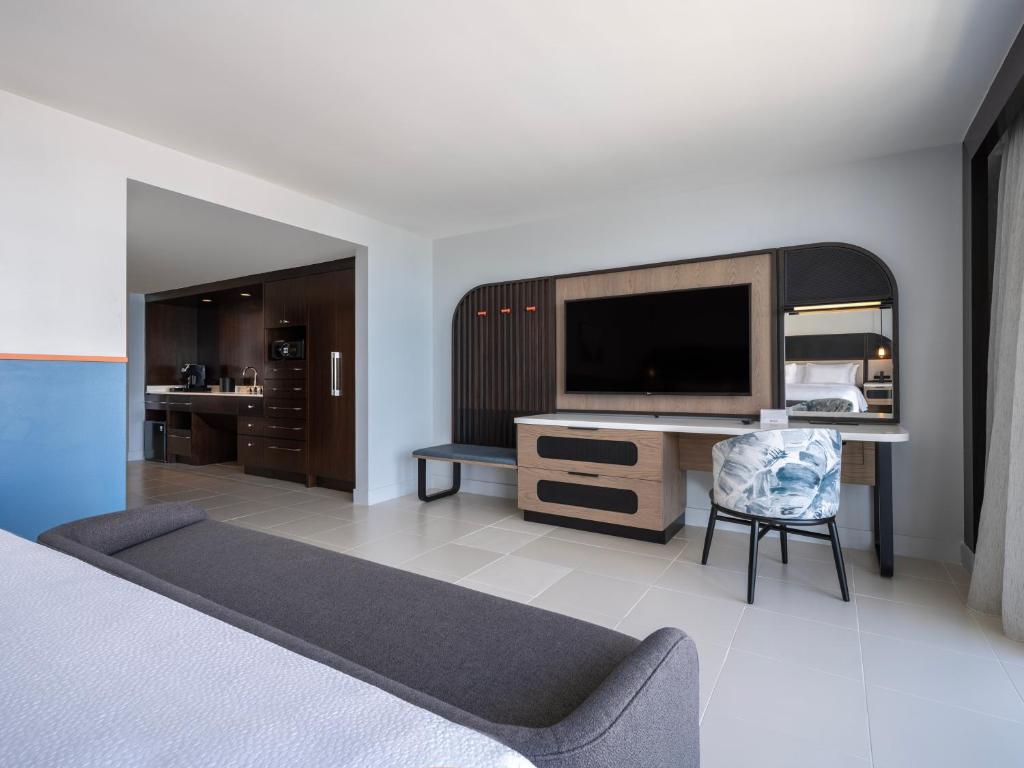 Hilton Garden Inn San Juan Condado - Corner King Suite Avec Balcon Et Vue Sur L'océan