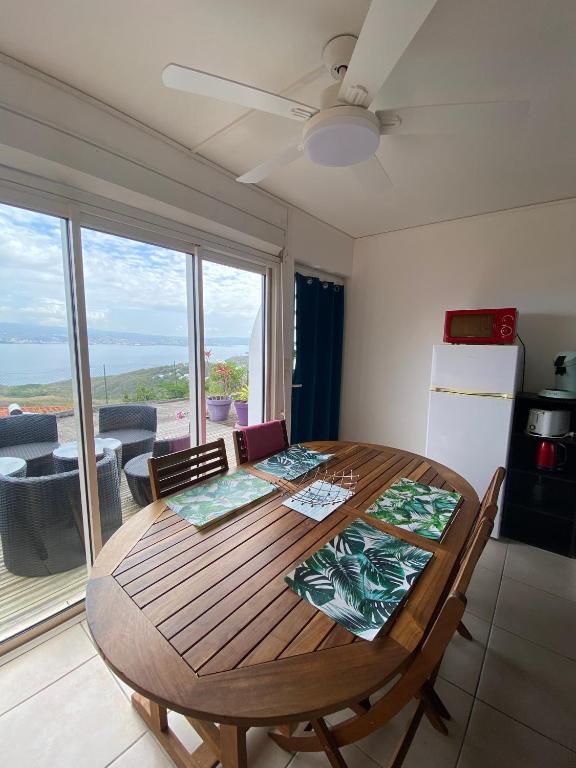 Fotografie z fotogalerie ubytování Ti Panoramik v destinaci Quartiers Anse à lʼÂne