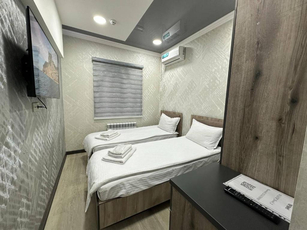 VIP Hotel - Budget Twin Room