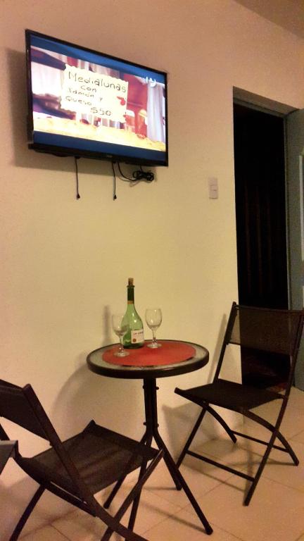 TV a/nebo společenská místnost v ubytování DON ALEJANDRO