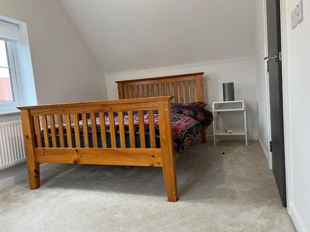 Airy room with free parking and private bathroom