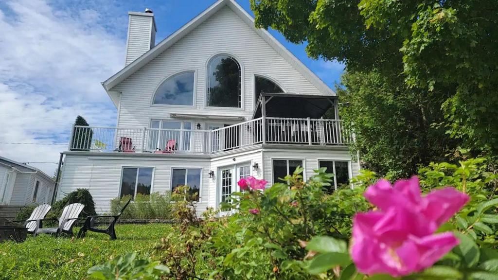 La Dolce Vita, Saint Mathieu Du Parc (updated prices 2024)