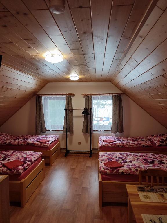 Postel nebo postele na pokoji v ubytování Ubytování Niki