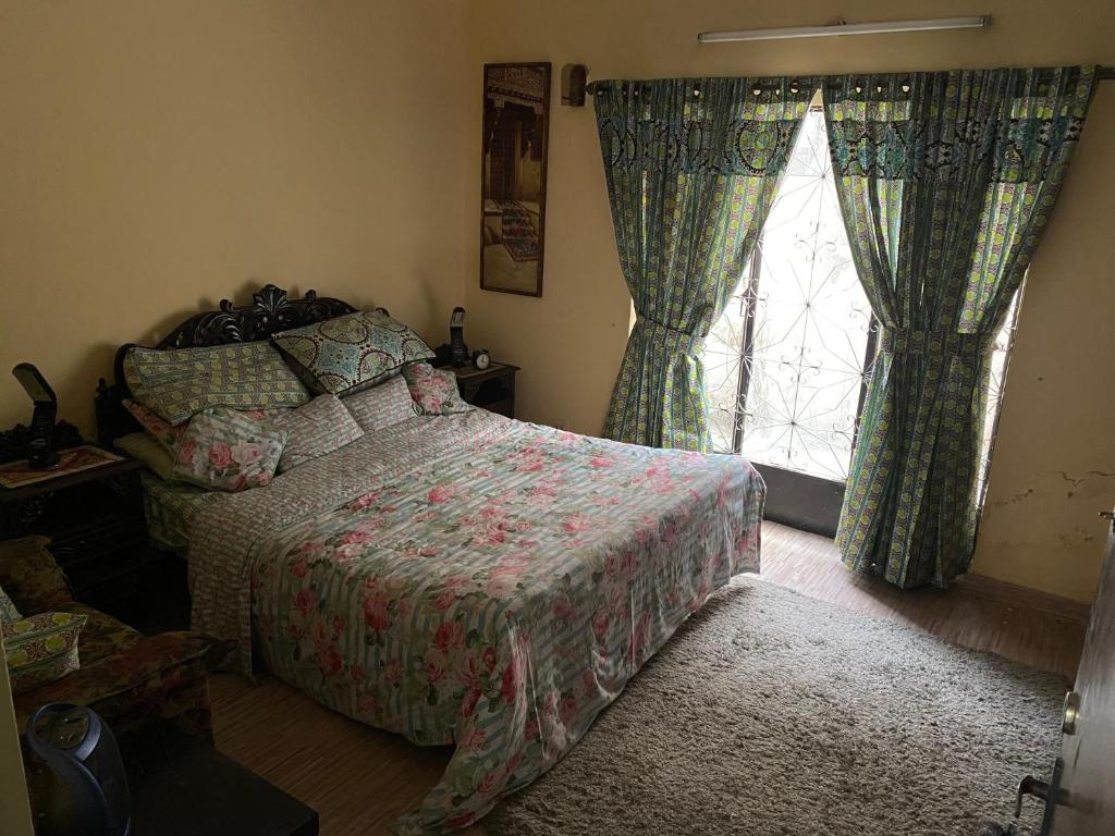 Room for Rent in Lahore Cantt, Lahore (updated prices 2024)