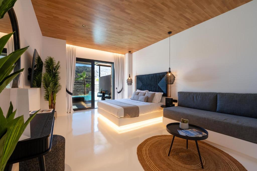 Posezení v ubytování Ftelia Black Villas