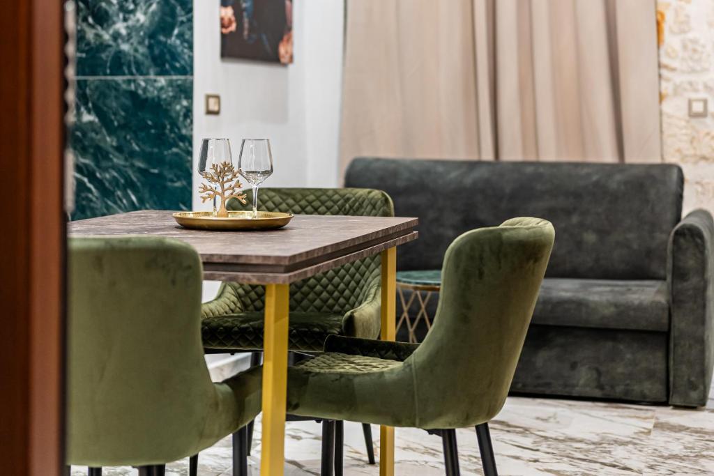 Royal Gold City Suites by Omilos Hotels - 9