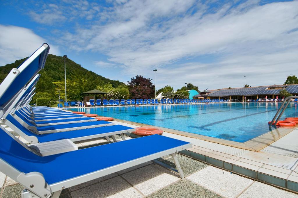 
The swimming pool at or near Hotel Petrarca Terme
