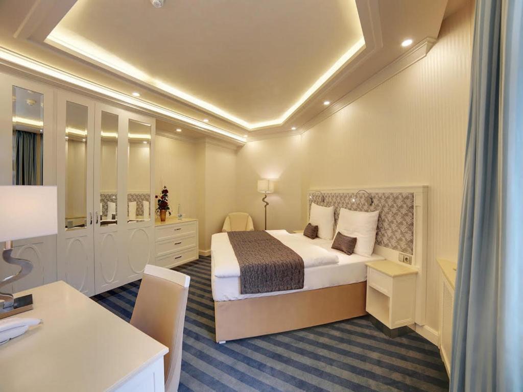 
Double Room with Extra Bed
