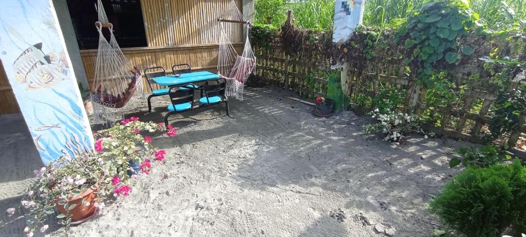 Zahrada ubytování Hostal Camping Sin Fronteras Mompiche
