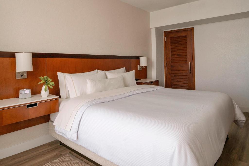 The Westin Fort Lauderdale Beach Resort - 1 Bedroom Executive Suite, 1 King, Ocean View