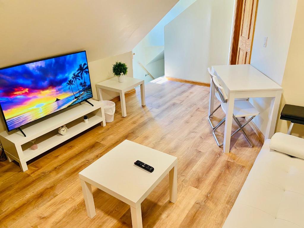 Curated visual reference: Luxury Rentals In Nyc With Private Storage Unit Reference: Bright Stylish Cozy Private Attic Unit Near Nyc Haledon Updated