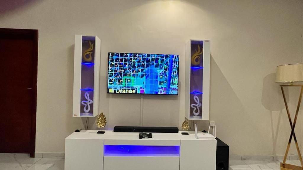 We offer you a lovely 1Bed Apartment in Abidjan, Cocody Updated 2024