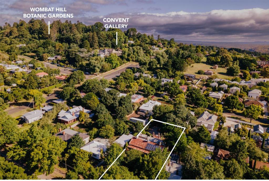 Roses Hillside Rosemary Cottage, Daylesford (updated prices 2024)