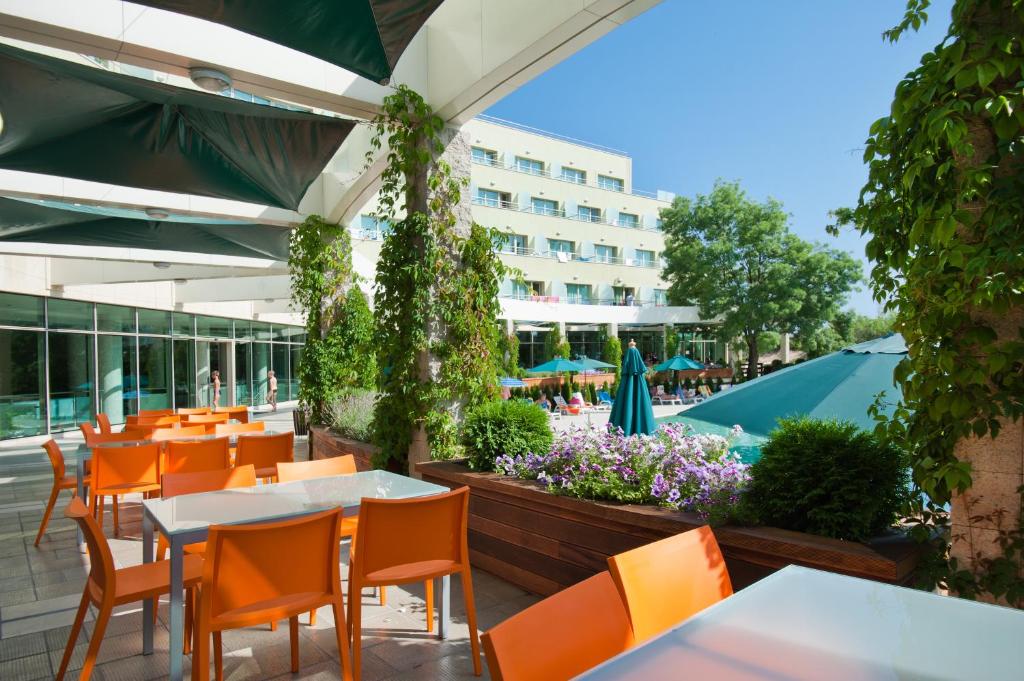 Bazén v ubytování Jeravi Club Hotel - All Inclusive nebo v jeho okolí