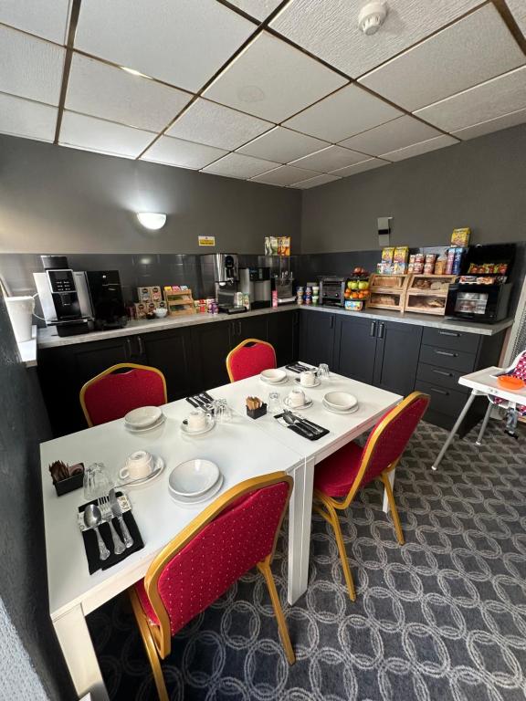 The Villa Hotel - Resim 8