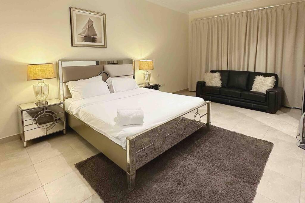 Apartment Super deluxe ONE bedroom appt in Pearl Qatar, Doha, Qatar