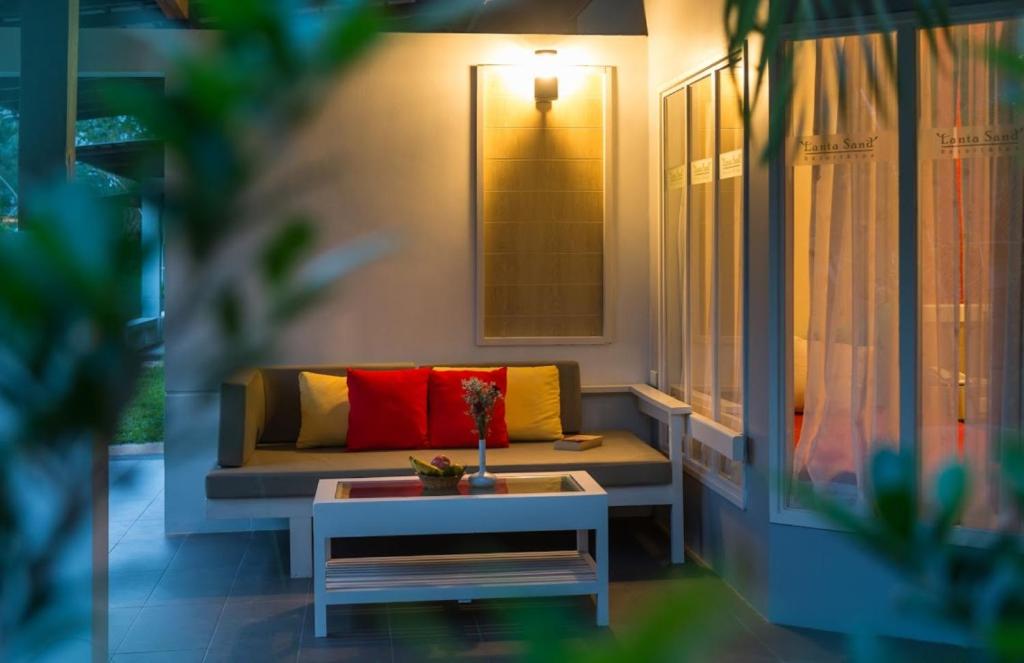 Posezení v ubytování Lanta Sand Resort & Spa