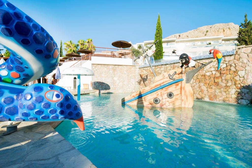 The swimming pool at or close to Porto Angeli