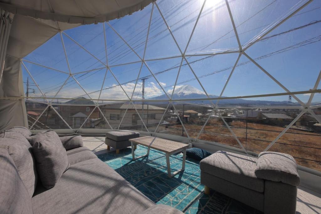 Posezení v ubytování Glamping Dome YOSHIMURA