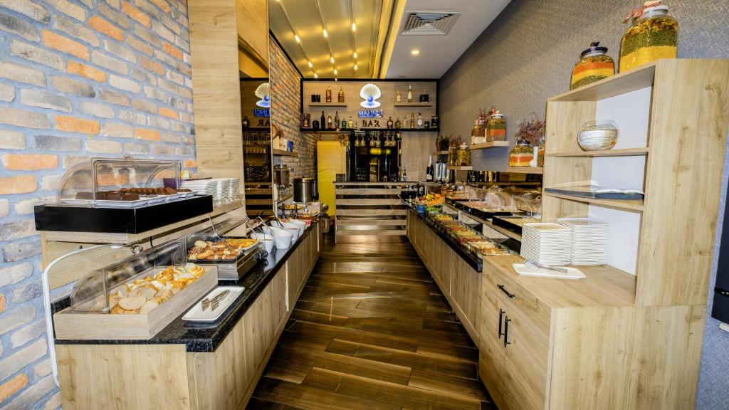 Mai İnci Otelにあるキッチンまたは簡易キッチン