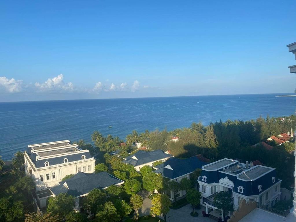 Deluxe Twin Room with Two Single Beds and Sea View