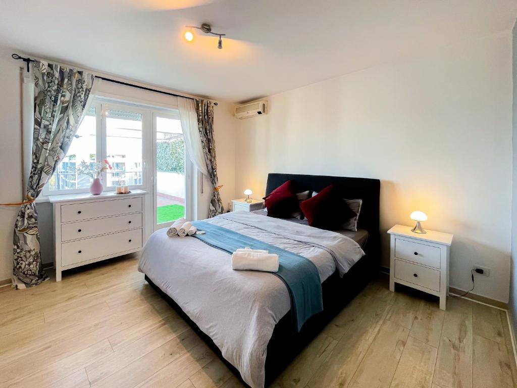 A bed or beds in a room at La Terrazza Imperiale