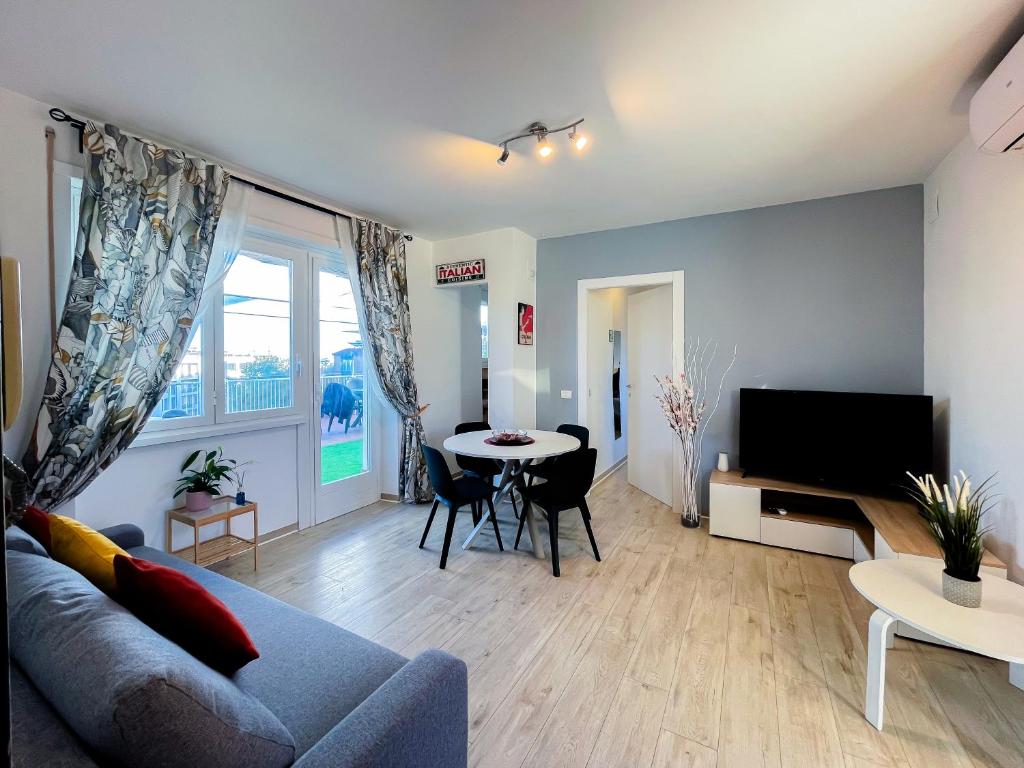 A television and/or entertainment centre at La Terrazza Imperiale