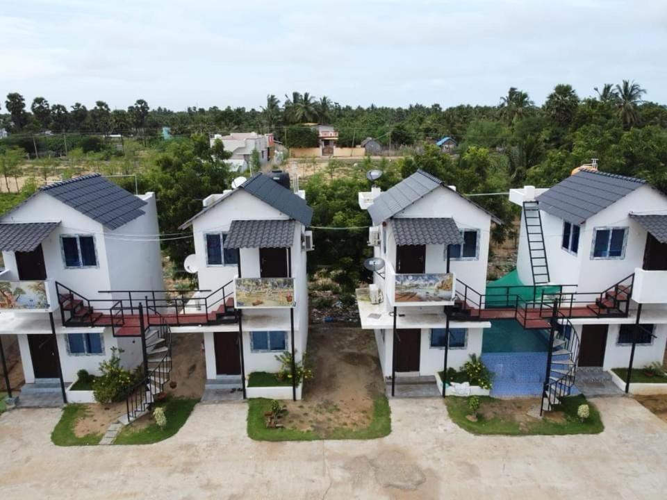 een luchtfoto van een huis bij Reho Resort 