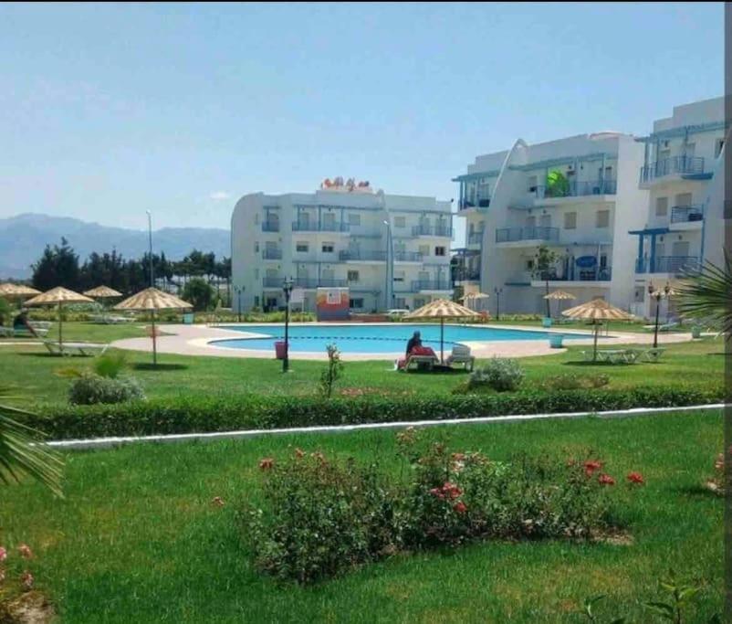 Bazén v ubytování Appartement Complexe Riviera Beach Cabo Airport Piscine Plage WiFi Parking Security nebo v jeho okolí