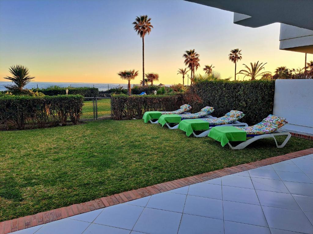 Κήπος έξω από το Apartamento Playa Miraflores 1