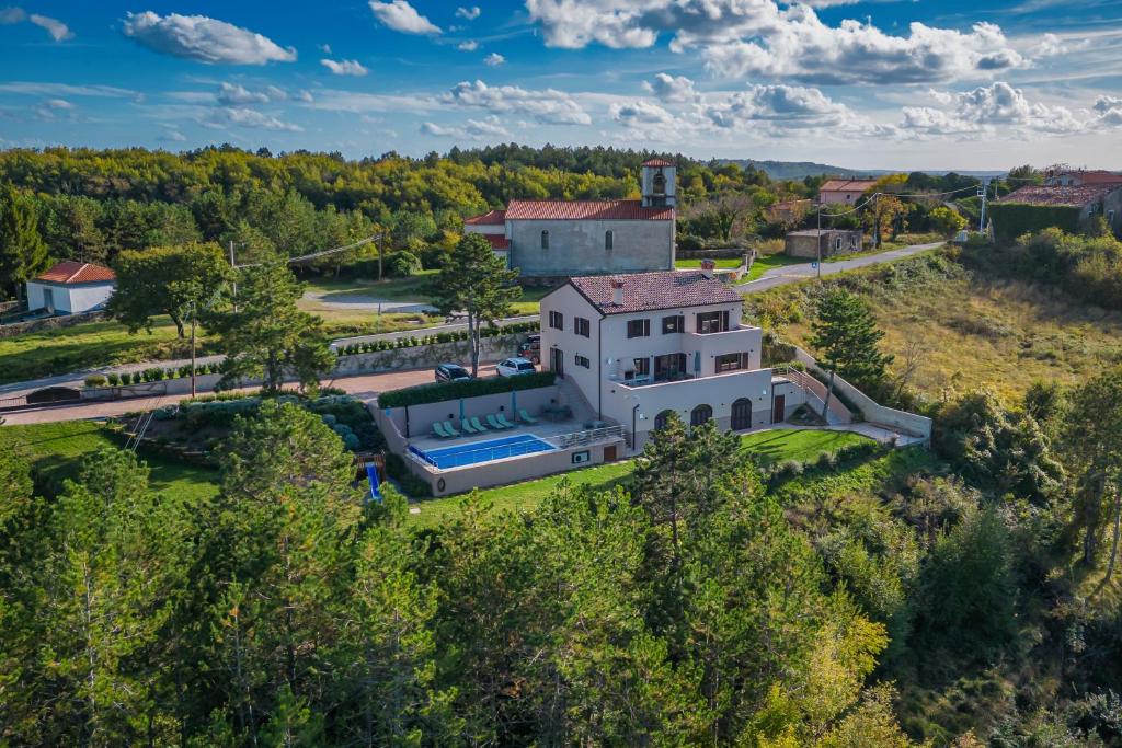 Letecký snímek ubytování Luxury Villa Gradin