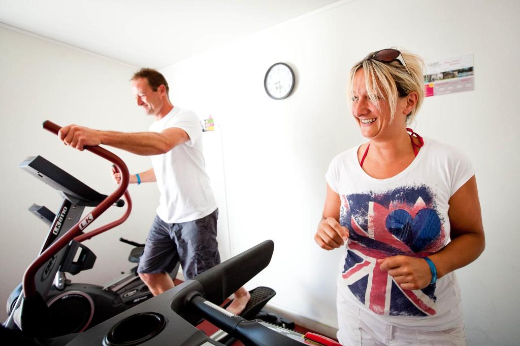 Fitness centrum a/nebo fitness zařízení v ubytování Camping Les Peupliers