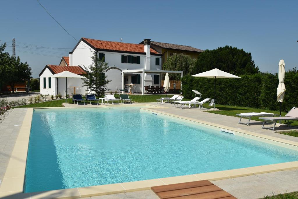 Bazén v ubytování Adria bnb Nature Resort nebo v jeho okolí