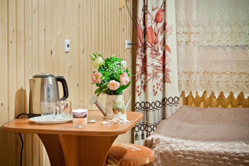 Příslušenství pro přípravu čaje a kávy v ubytování Smyrecek-centrum Bukowiny