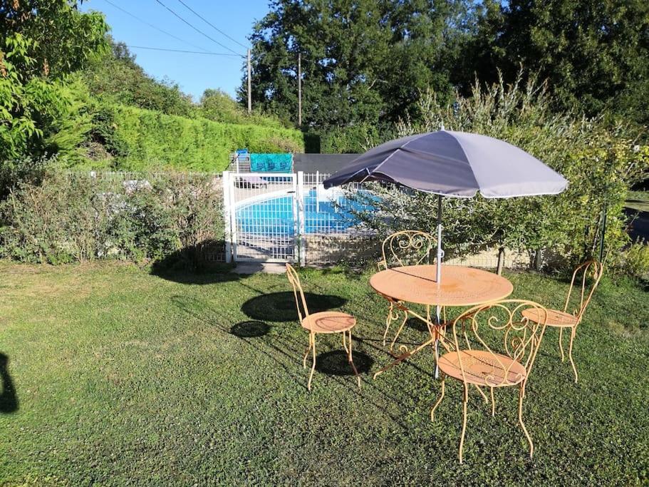 Photo de la galerie de l'établissement Beautifull house with swimmingpool in Perigord, à Allemans