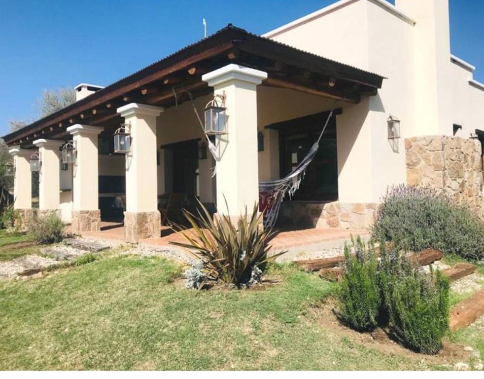 Κήπος έξω από το CASA DE CAMPO COLIBRI EN LA MATILDE