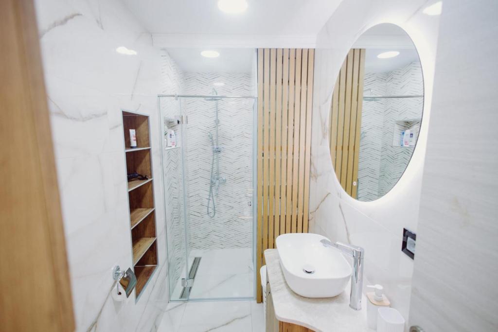 Koupelna v ubytování Apartman Milos, privatan parking