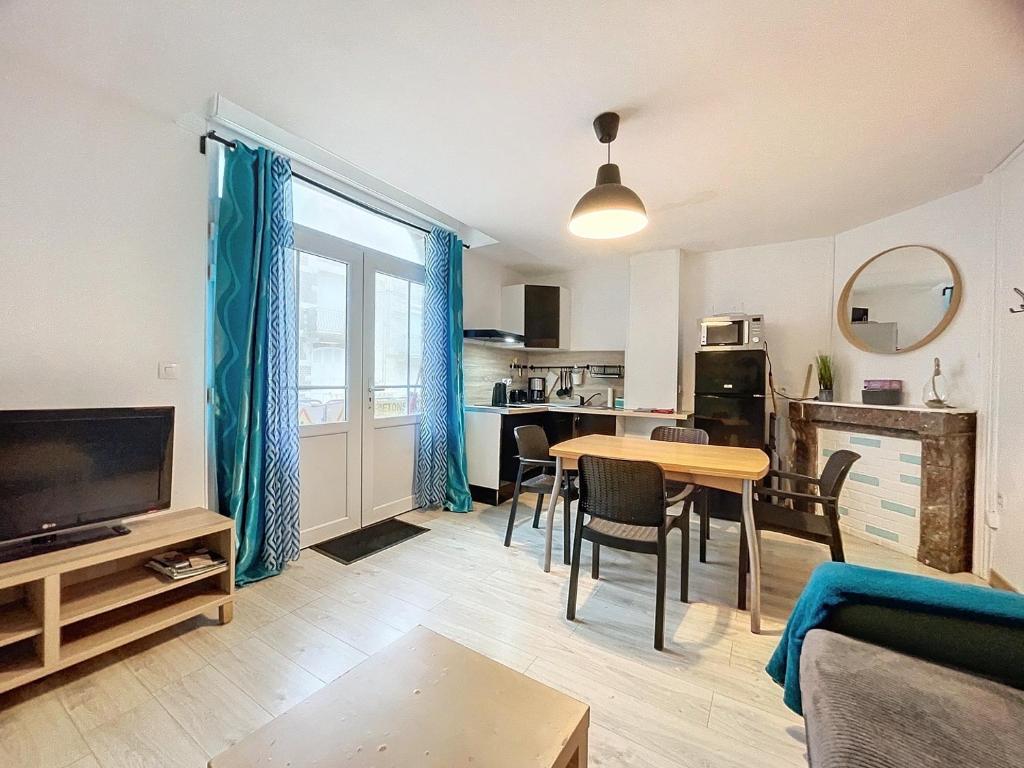 Kuchyň nebo kuchyňský kout v ubytování Appartement à 30 m de la plage - lumineux - respirant - WIFI - Le Cérès 1