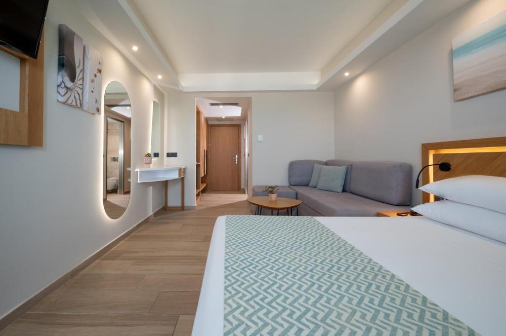 Royal & Imperial Belvedere Resort - 13