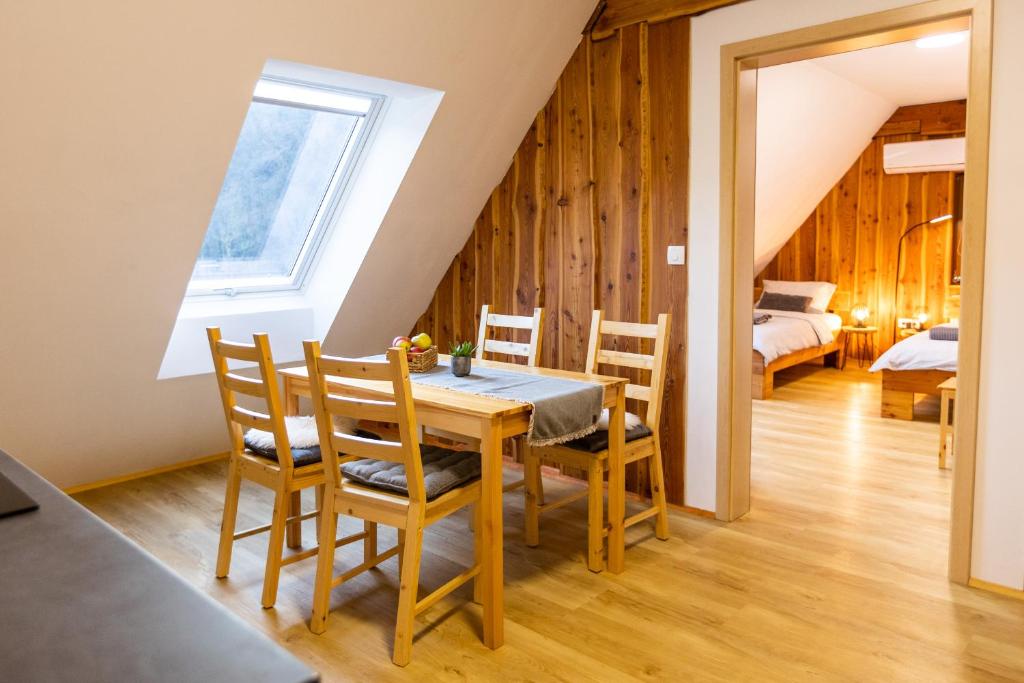 Apartmaji pri Dravi - 山景公寓