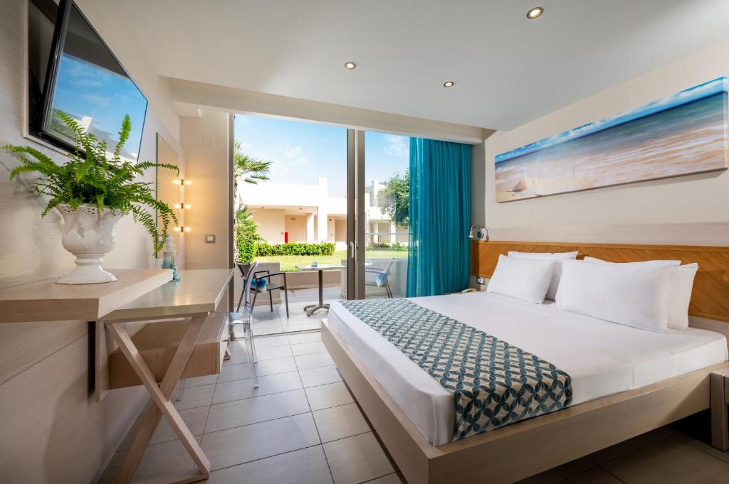 Royal & Imperial Belvedere Resort - 