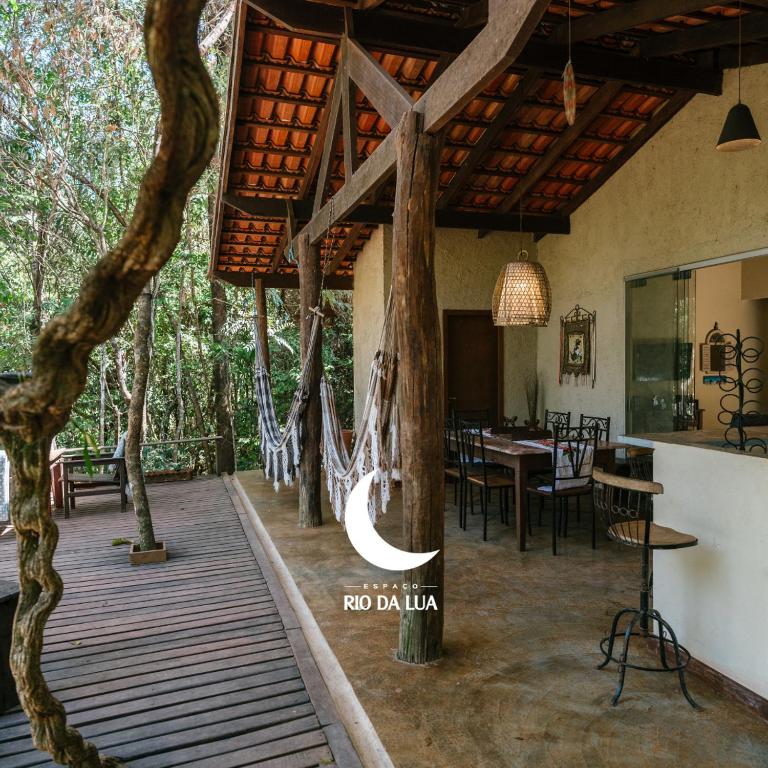 Restaurace v ubytování Espaço Rio da Lua - Casas - Cipó, Mata, Madeira e Tororão - São Jorge GO