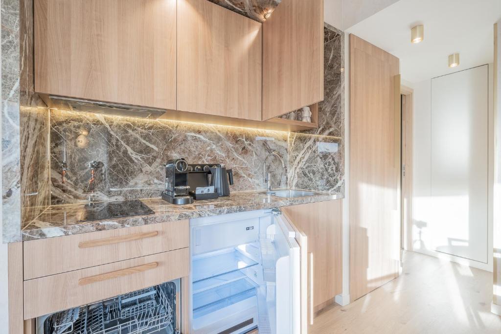 Yuna Porte-Maillot - ApartHotel photo